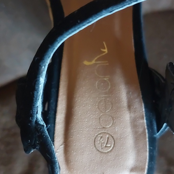 Platform Open Toe Heels - Picture 5 of 9